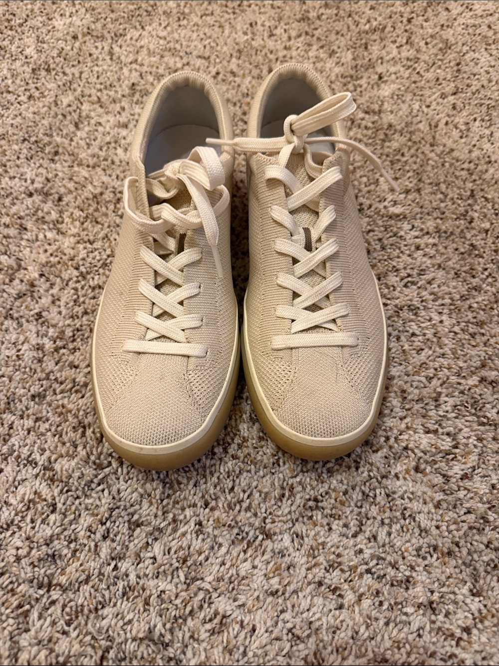 Tan rothys